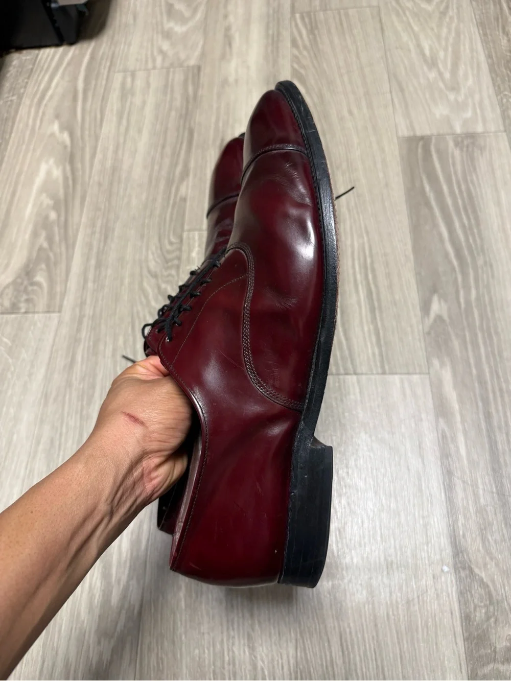 Allen Edmonds Men's Burgundy Leather Oxford Dress Shoe